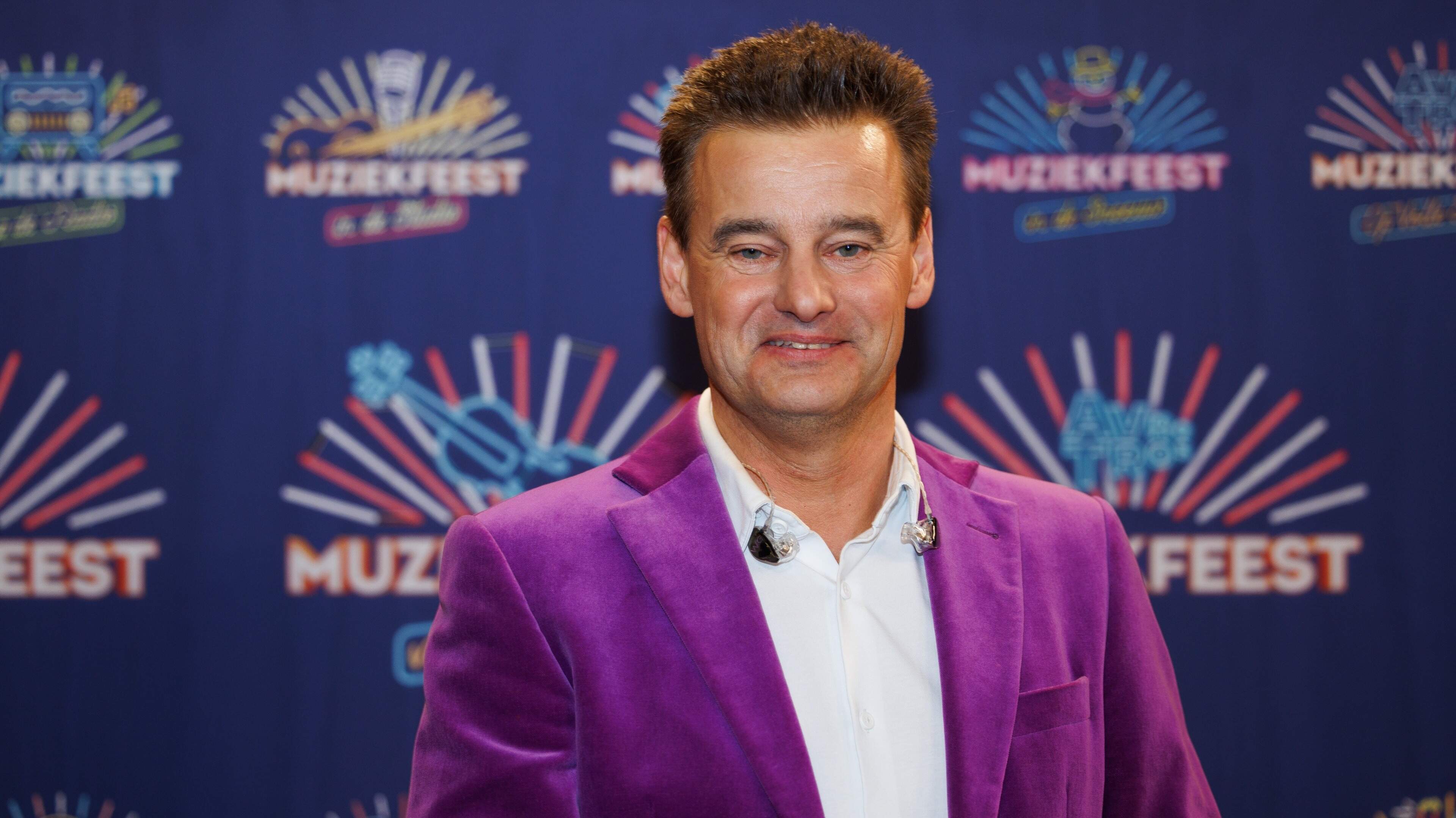 Wilfred Genee ’viert de liefde’ in nieuwe tv-show op Curaçao